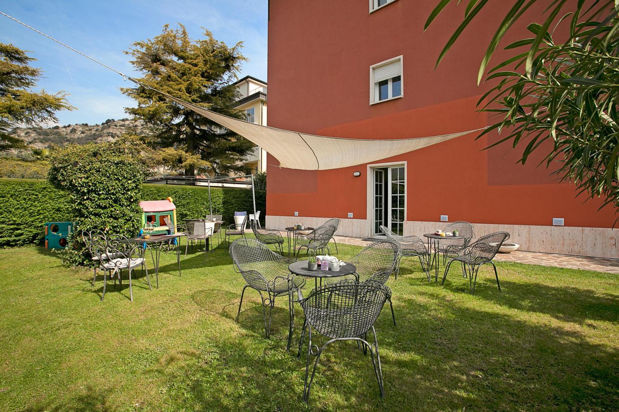 Bike & Wind Hotel Villa Maria 토르볼레 외부 사진